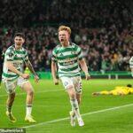 Scales oslavuje po tom, čo jeho vyrovnávajúci gól priniesol Celticu prielom, ktorý zúfalo potrebovali