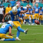 Cameron Dicker a Justin Herbert Lift Chargers, aby získali delfíny