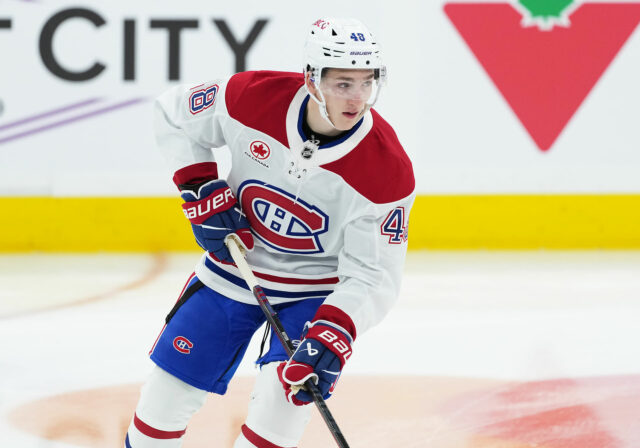 Canadiens GM Kent Hughes, kapitán Nick Suzuki, aby ich nápady uznali na rozšírení dohody Lane Hutsonovej dohody o 70,8 milióna dolárov 

