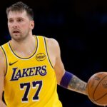 Celebrita Lakers Luka Doncic bola odstavená pre zranenie prsta