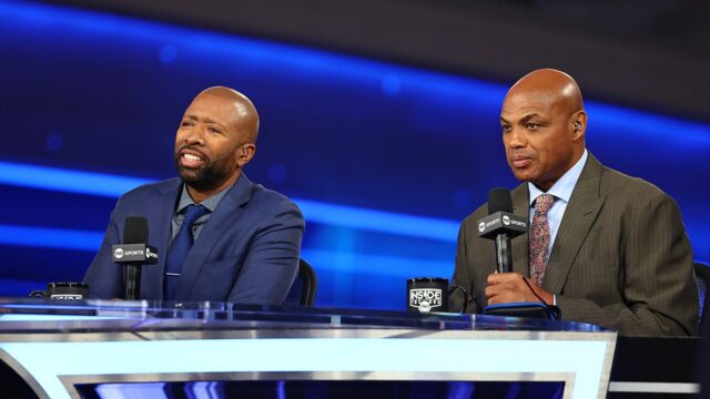 Charles Barkley a Kenny Smith sa stretli kvôli fámy o stávkach NBA na ESPN 

