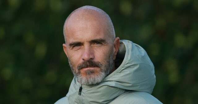 Chelsea môže ušetriť milióny na túžbu po prestupe Enza Marescu, Enzo Maresca sa pozerá