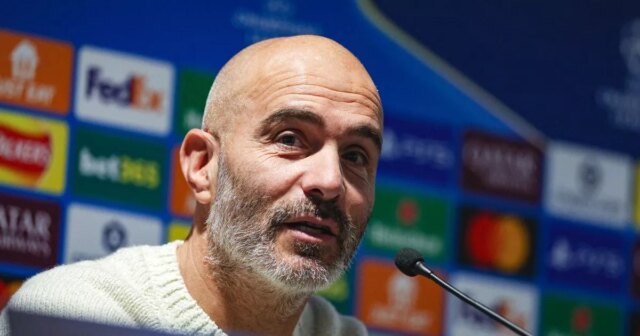 Enzo Maresca počas tlačovej konferencie