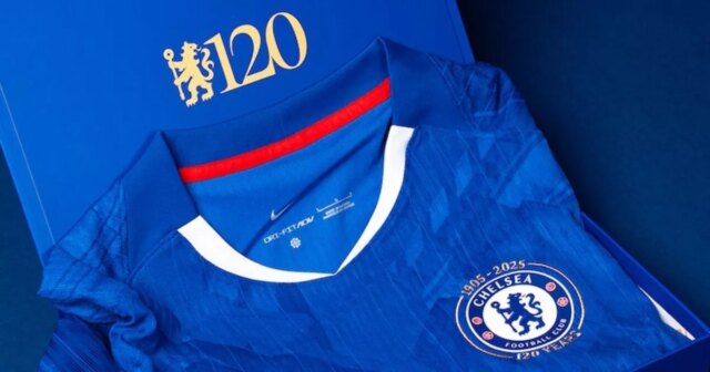 Chelsea spustila minimálnu verziu kolekcie agentúrnej veci pri príležitosti 120. Domáce tričko Chelsea k 120. výročiu