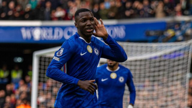 Chelsea urobila „podstatnú“ voľbu pred Moisesom Caicedom po krachu; Maresca odhaľuje ničivý dopad 

