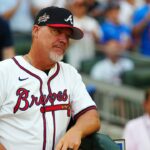 Chipper Jones chráni Braves Tale Bobby Cox Amidst Brian Snitker Argument