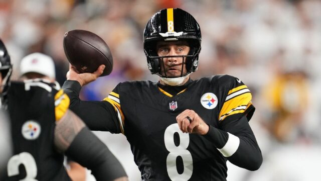Colts značné obľúbené proti Titans; Rodgers, Steelers domáci smoliar Packers 

