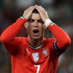 Cristiano Ronaldo z Portugalska reaguje počas zápasu s kvalifikáciou Majstrovstiev sveta 2026 medzi Portugalskom a Írskou republikou v Estadio Jose Alvalade 11. októbra 2025 v Lisabone v Portugalsku