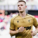 Crystal Royal Residence Hlavné podrobnosti Adam Wharton Passion ako Muž United a skutočný Madrid spojený s Anglickou Midfield Star