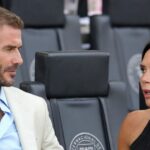 Spolumajiteľ David Beckham z Inter Miami CF a manželka Victoria Beckham sa pozerajú na zápas Ligového pohára 2023 medzi Inter Miami CF a Atlanta United.