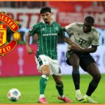Dayot UpameCano v akcii pre Bayern Mníchov vs Eintracht Frankfurt