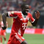 Dayot UpameCano nebude „robiť dávanie ins“, aby zostal v Bayern Mníchov uprostred vášeň Liverpoolu