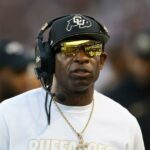 Deion Sanders pri futbalovej technike Colorado 16 hodín po chirurgickom zákroku