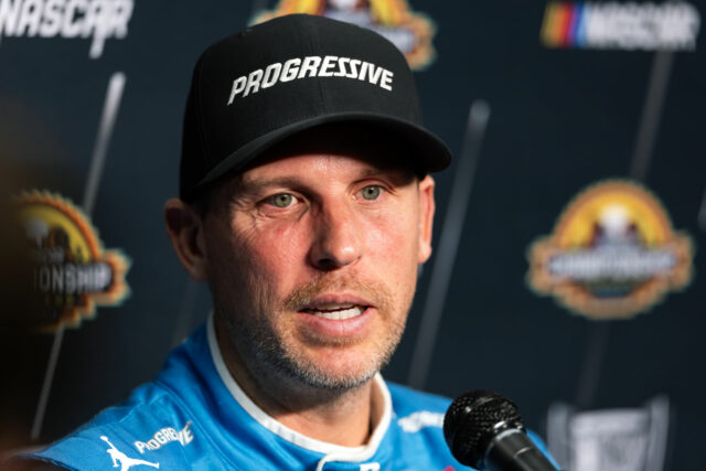 Denny Hamlin hovorí o rozhovoroch o 23XI a FRM, ktoré Denny Hamlin hovorí o rozhovoroch o 23XI a FRM, ktoré sa blížia k dohode s NASCAR