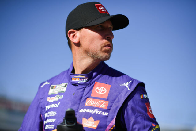 Denny Hamlin riadi #11 Toyota Camry v Joe Gibbs Racing - Zdroj: Imagn