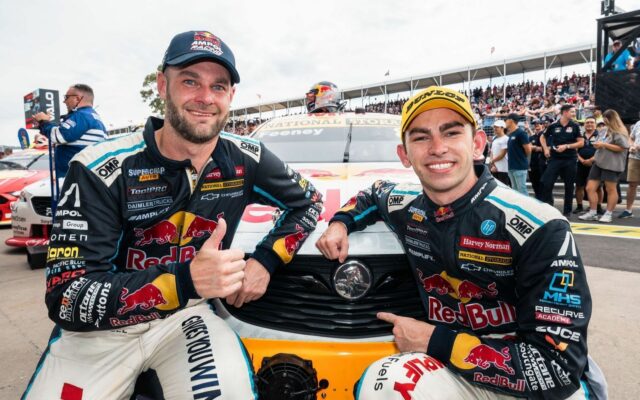 Dlhy celebrít Joea Gibbsa Pôvod Supercars Shanea van Gisbergena po Shane van Gisbergen z Trackhouse Racing pred pretekom série NASCAR Cup 2025 na New Hampshire Motor Speedway - Zdroj: Imagn