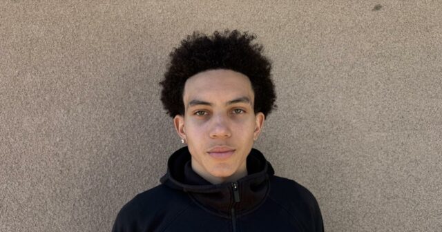 Donovan Webb z Golden Valley High je bodový hráč na Donovan Webb z Golden Valley High je bodový hráč na vzostupe