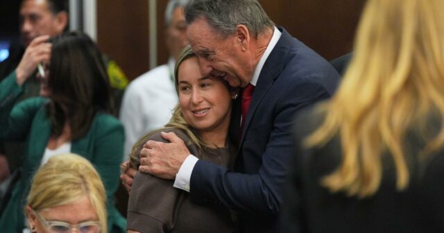 Druhá polovica Erica Kaya tvrdí, že informovala jeho kolegov, že Druhá polovica Erica Kaya tvrdí, že informovala jeho kolegov, že má problémy s medicínou