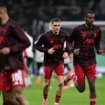 Eintracht Frankfurt vs Liverpool - Organizácia šampiónov: Živé hodnotenie, skupinové informácie a aktualizácie, keďže Mohamed Salah odišiel po páde po zlyhaní s Arne Portom, ktorý začína Alexander Isak, Hugo Ekitike a Florian Wirtz