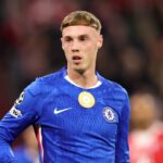 Estevao z Chelsea oslavuje štvrtý gól svojho tímu z pokutového kopu počas zápasu MD3 fázy Ligy majstrov UEFA 2025/26 medzi Chelsea FC a AFC Ajax na Stamford Bridge 22. októbra 2025 v Londýne v Anglicku.