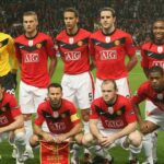 Michael Owen z Liverpoolu oslavuje strelenie úvodného gólu.