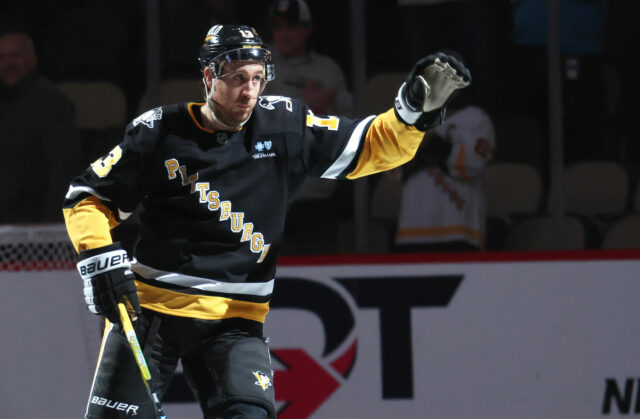 Expertné webové stránky spájajú Canucks s 50 000 000 $ Flyers dopredu, aby zaplnili medzeru 2C 

