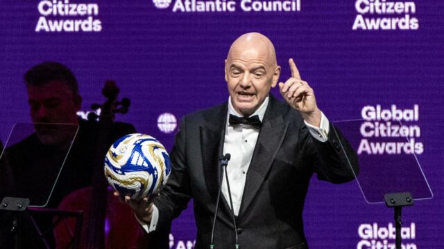 FIFA hlava štátneho infantia: Futbal nemôže vyriešiť problém, napriek tomu posolstvo pokoja o pokoji 

