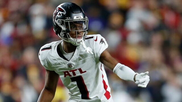 Falcons Policy Wr Darnell Mooney (hamstring svaly) v porovnaní s nákladmi 

