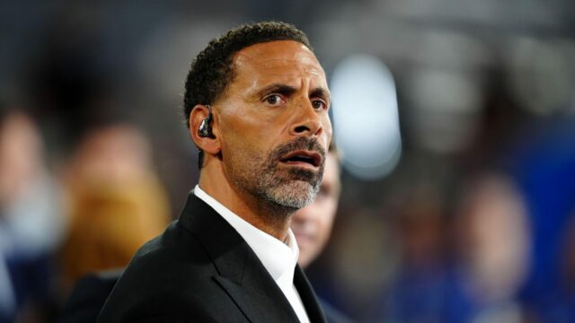 Ferdinand udrel Carraghera za „neúctu“ k mužskej celebrite z Utd, Ferdinand udrel Carraghera za „neúctu“ k mužskej celebrite z Utd, ktorá ho otestovala ako nesprávne s výrazným oživením