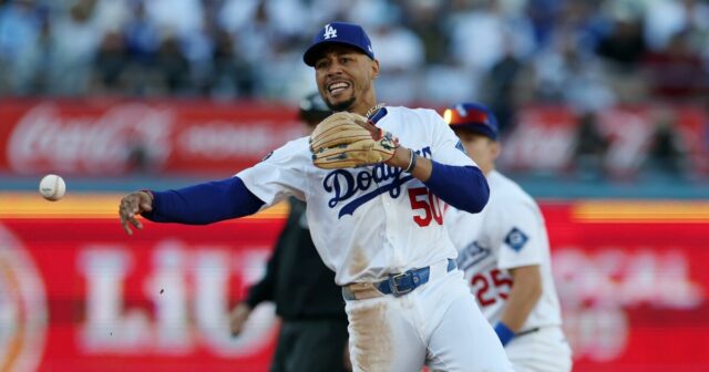 Finalista obálky Gold Handwear Mookie Betts, ktorý sa postavil (a zaútočil), má Dodgers pripravených na presun 

