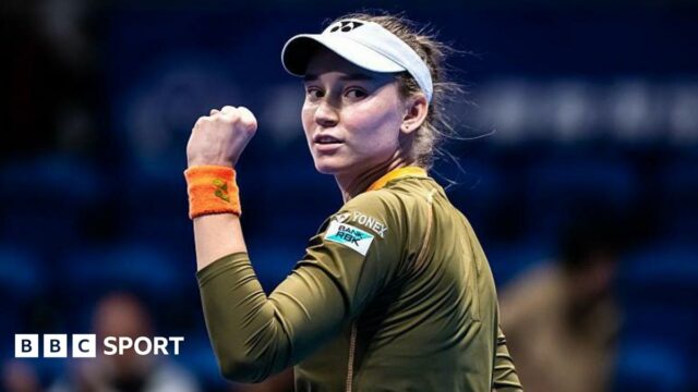 Elena Rybakina clenches her left fist in celebration