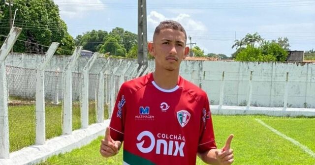 Futbalista (20) zomrel po fanatickej nehode na motorke, keď sa zhromaždili pocty|Futbal|Športová aktivita 

