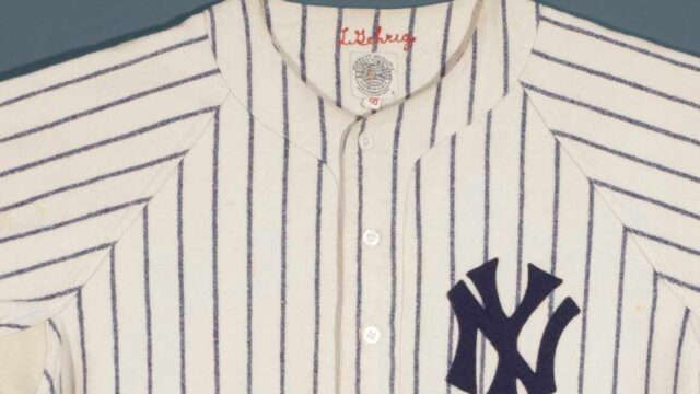 Gehrigova bunda z poslednej domácej videohry Yankees stojí 2,7 milióna dolárov 

