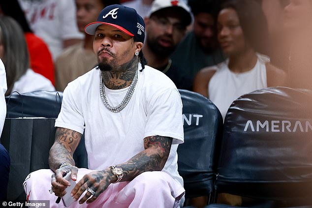 Gervonta Davis čelí novému obvineniu z únosu a batérie od Boxer Gervonta 'Tank' Davis čelí novému právnemu konaniu na Floride, necelé dva týždne pred plánovaným zápasom exhibície proti Jakeovi Paulovi 14. novembra.