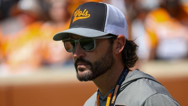 Giants pôvodne menovali Tonyho Vitella z Tennessee ako supervízora v MLB 

