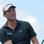 Golfový hráč PGA Vince Whaley Nails vystrelil pred aligátorom