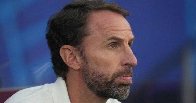 Guy Utd poskytol 2 horiace faktory na zmenu Rubena Amorima s Gareth Southgate 

