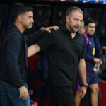 Hansi Flick odpovedá na červenú kartu proti Girone