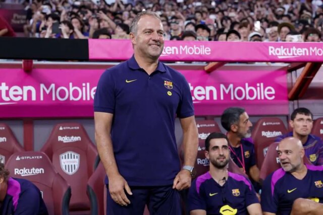 Hansi Flick sa pripravil na vyhodnotenie Barcelonovej hviezdy v úplne novom prostredí po celosvetovej prestávke 

