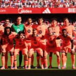 Hansi Flick vyslal dopyt po barcelonských hráčoch na globálnu prestávku