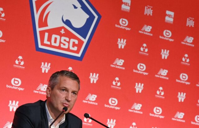 Hlava štátu Lille Olivier Létang odložila jeden oblek 

