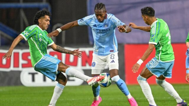 Hlavička Jacksona Ragena poskytuje víťazstvo v Seattli v NYCFC na zatvorenie bežného obdobia 

