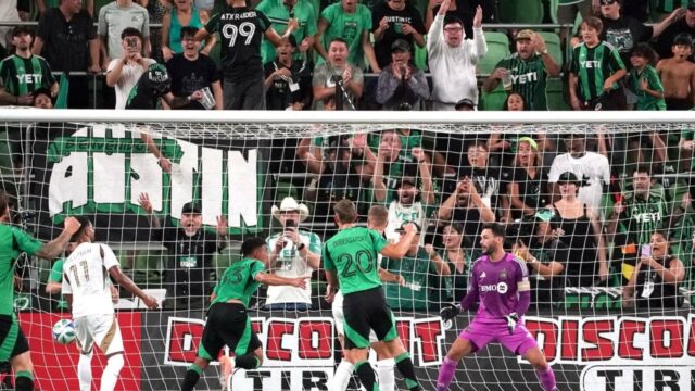 Hlavička Owen Wolff Austin FC nad LAFC 

