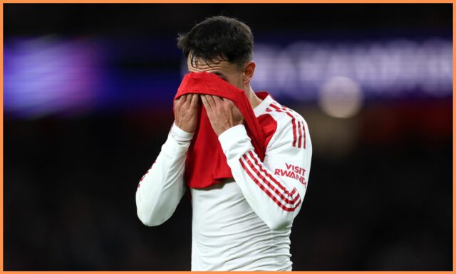 Martin Zubimendi reaguje počas výhry Arsenalu nad Atleticom Madrid