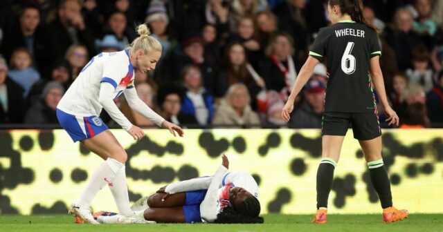 Hrdina levíc Agyemang sa týka zničenej deklarácie po zavýjaní utrpenia|Futbal|Športová Hrdina levíc Agyemang sa týka zničenej deklarácie po zavýjaní utrpenia|Futbal|Športová aktivita