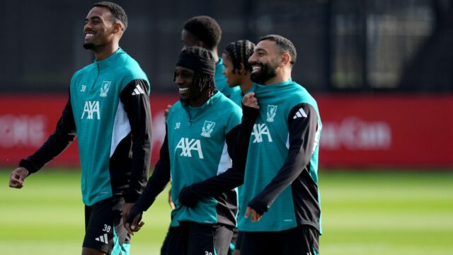 Hviezda Liverpoolu utrpela „veľkú ranu“, keď bola odhalená „náhrada“ po jasnom verdikte o štyroch ďalších „starostiach“ o sloty
