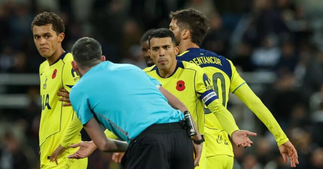Hviezda Tottenhamu Pedro Porro si vybral jednu vec, ktorú „miloval“ Pedro Porro prehovoril po prehre Tottenhamu 2:0 v Carabao Cupe