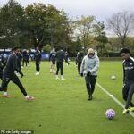 Hráči Chelsea boli nútení evakuovať tréningové ihrisko Cobhamu po spustení požiarneho poplachu