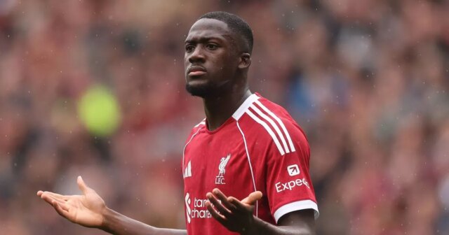Ibrahima Konate stimuluje Trent, keď sa Duolingo posilňuje Liverpool. 

