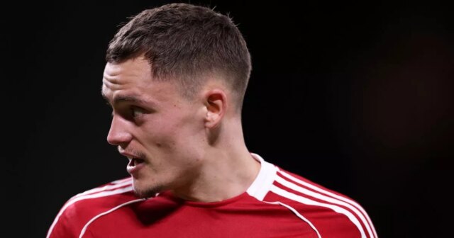 Slot Arne má problémy s riešením v Liverpoole